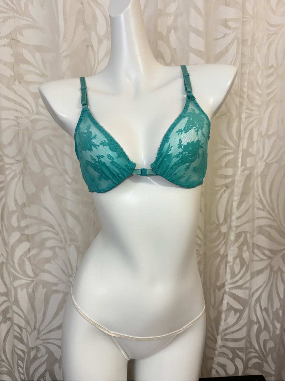 Christian Dior Vintage Turquoise Lace Front-Close Bra 34C- Women Intimates